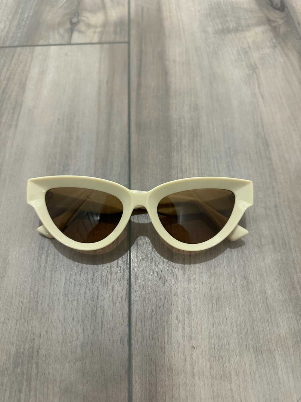 SOJOS Retro Polarized Cream Cat-Eye Sunglasses for Women